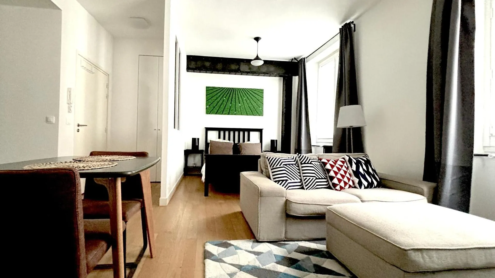 Marais Modern & Spacious